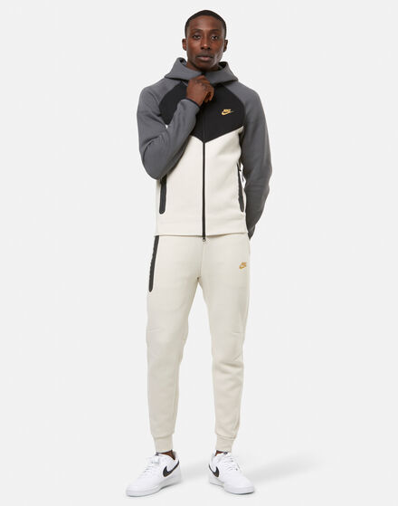 New Tech Fleece Nike