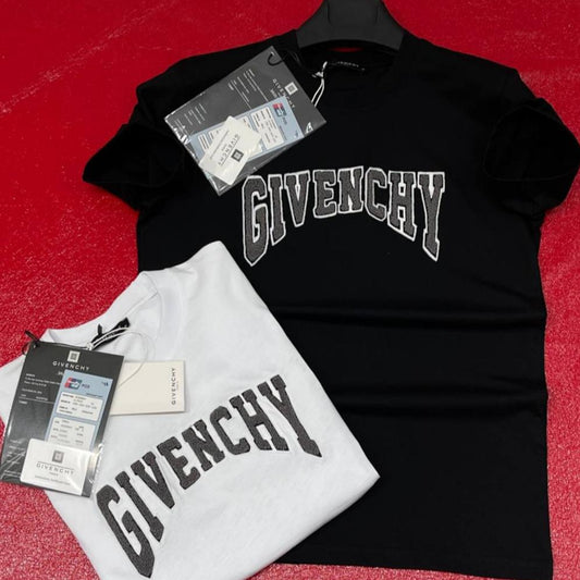 Givenchy Tshirt - prvyit