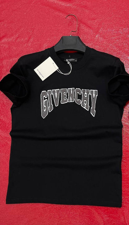 Givenchy Tshirt - prvyit