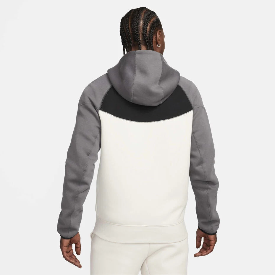 New Tech Fleece Nike