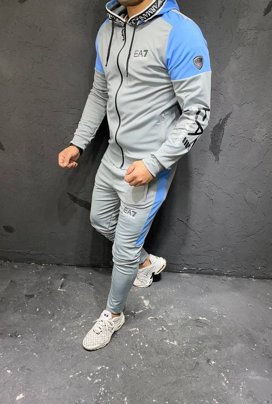 Size small Tracksuits - prvyit